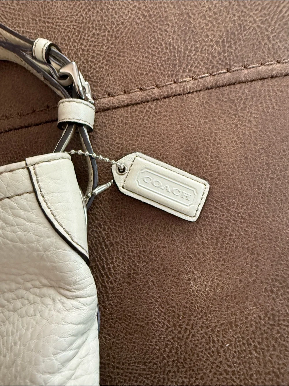 Vintage Coach 5715 White‎ Pebbled Leather Shoulder Hobo Bag Y2K 2005